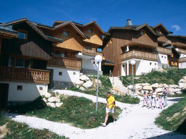 Camping - Plagne Villages - Plagne Soleil - Rhône-Alpes - Chalets & Lodges des Alpages - Image #2