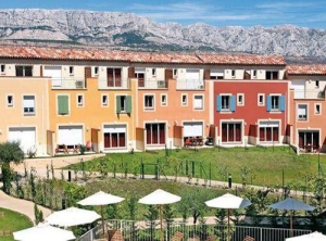Park et Suites Village Aix en Provence - Rousset - Rousset